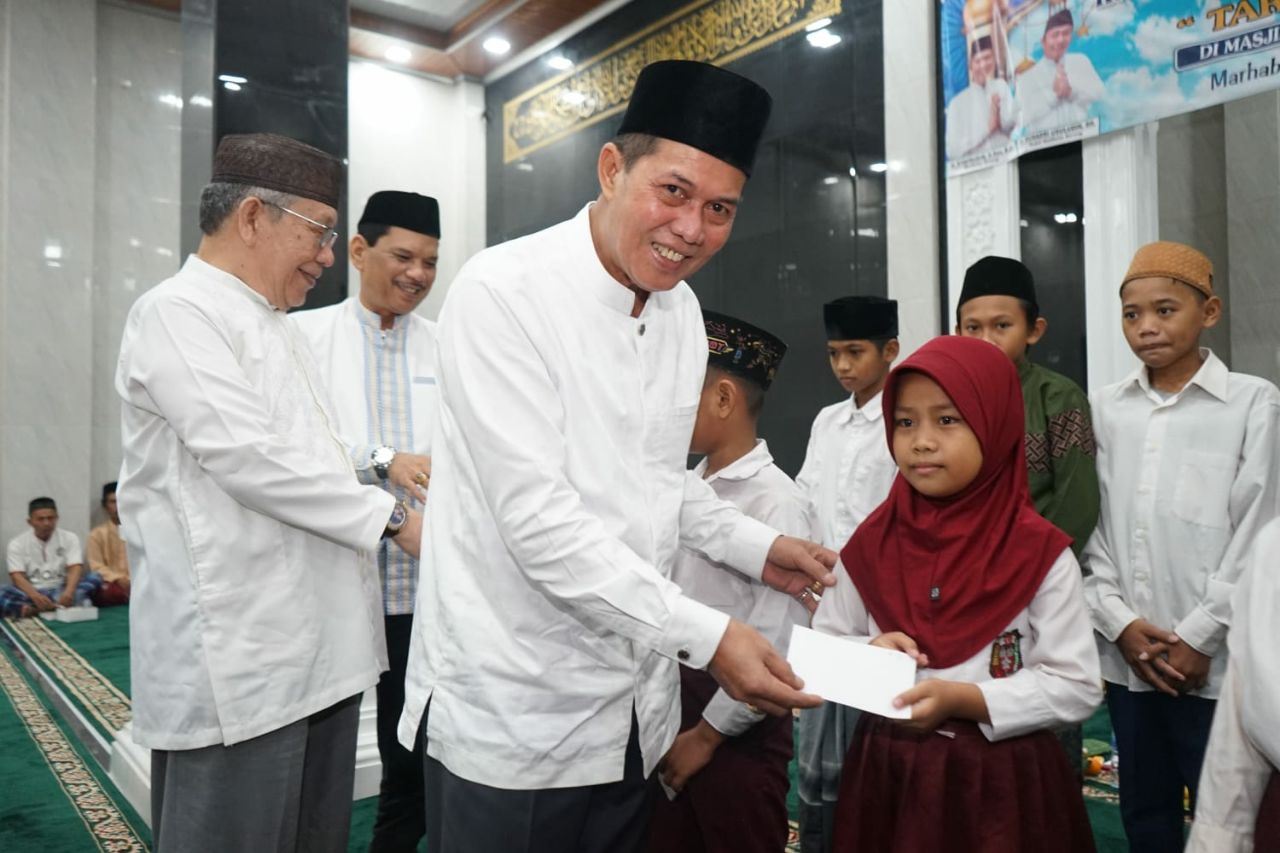 Syafrudin Himbau Warga Jangan Segan-segan Bayar Zakat