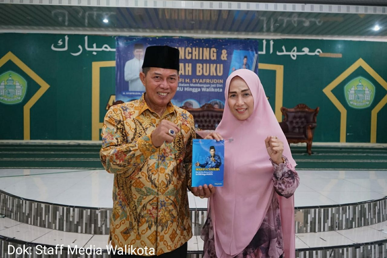 DR. Hidayatullah Luncurkan Buku Biografi Syafrudin: Rekam Jejak Dalam Membangun Jati Diri Dari Guru Hingga Walikota