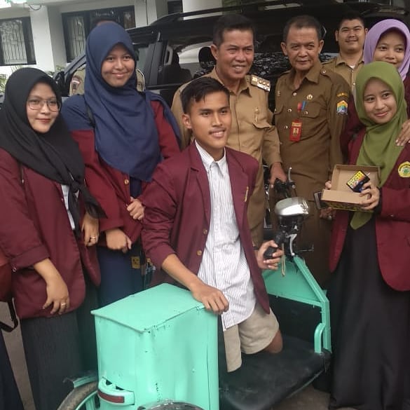 TEKNOLOGI ASISTIF ALAT BANTU UNTUK PARA PENYANDANG DISABILITAS