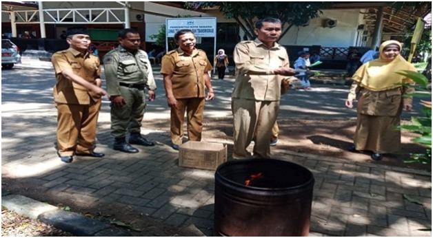 Disdukcapil Kota Serang musnahkan ribuan e-KTP