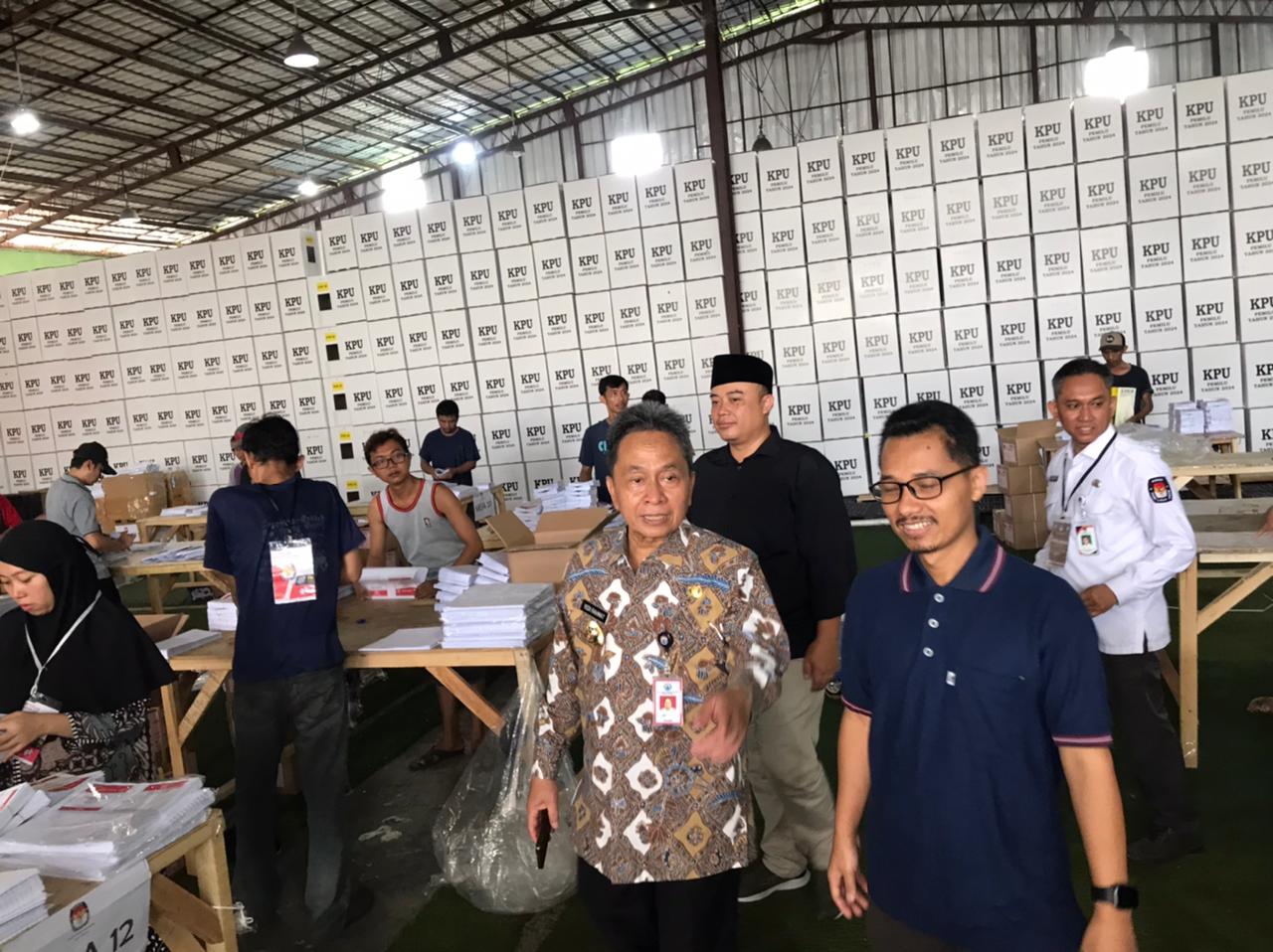 Pj Walikota meninjau Gudang KPU Kota Serang