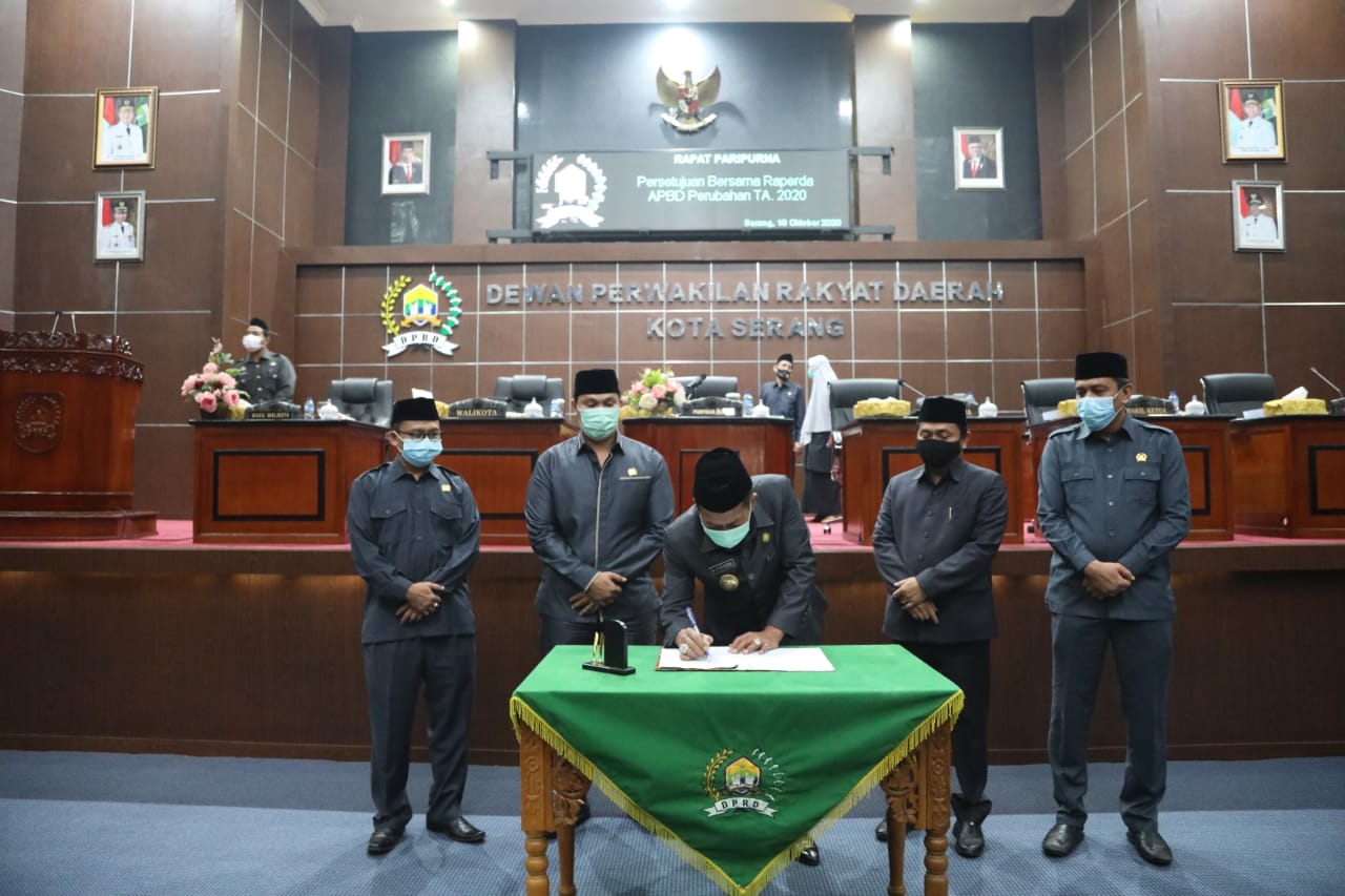 Rapat Paripurna Penandatanganan Persetujuan Raperda APBD Perubahan T.A ...