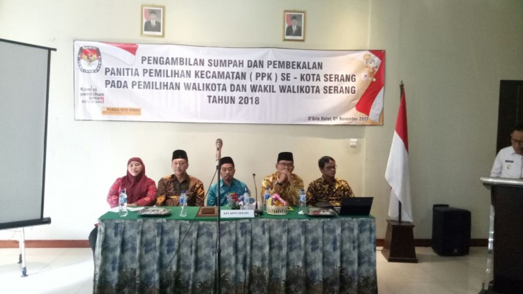 Jelang Pemilukada 2018, KPU Kota Serang Lantik PPK Kecamatan