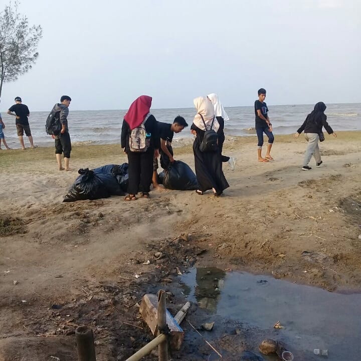 Aksi Pandu Laut Nusantara di Pesisir Utara Kota Serang