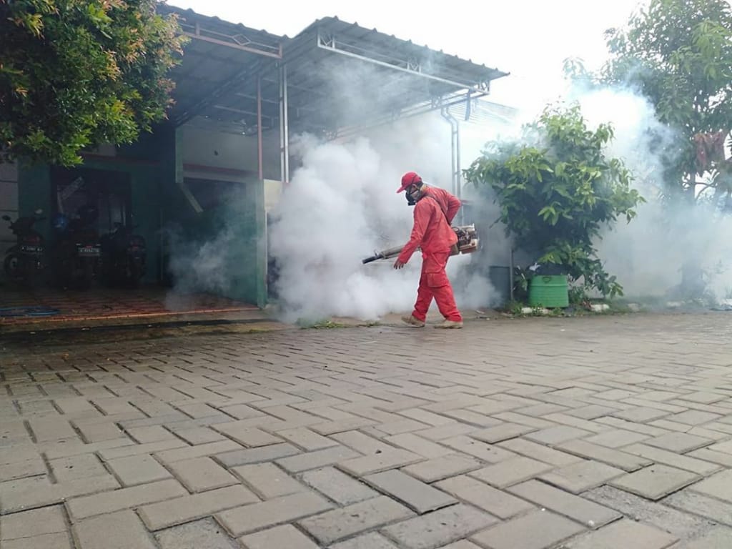 Pemkot Lakukan Fogging di Kecamatan Taktakan.