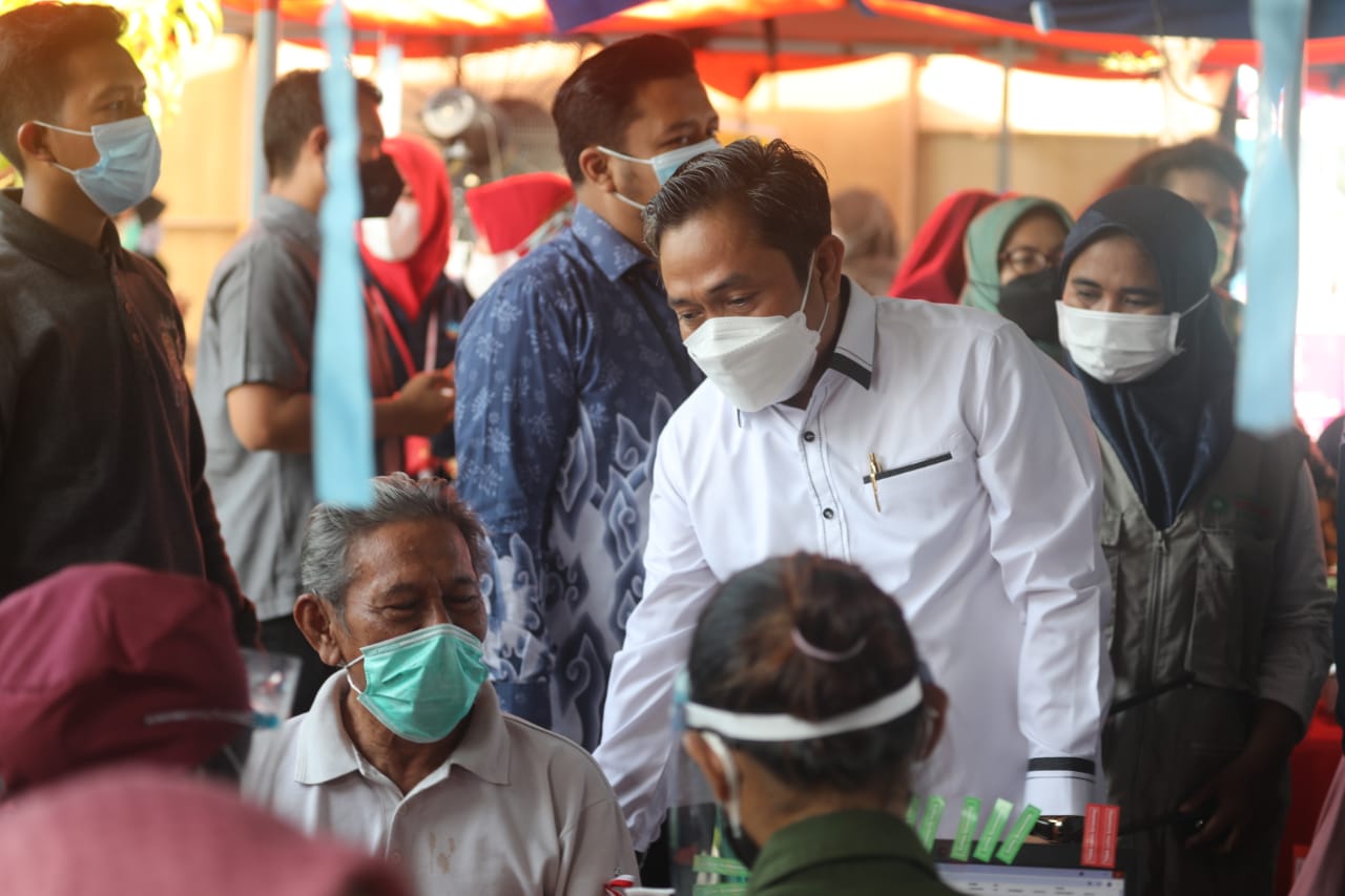 Subadri Monitoring Vaksinasi Lansia Kota Serang