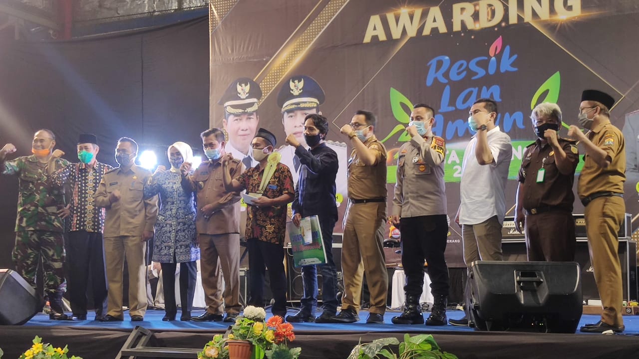 Kp.Pekijing RT 07/03 Raih Juara Umum Lomba Resik Lan Aman