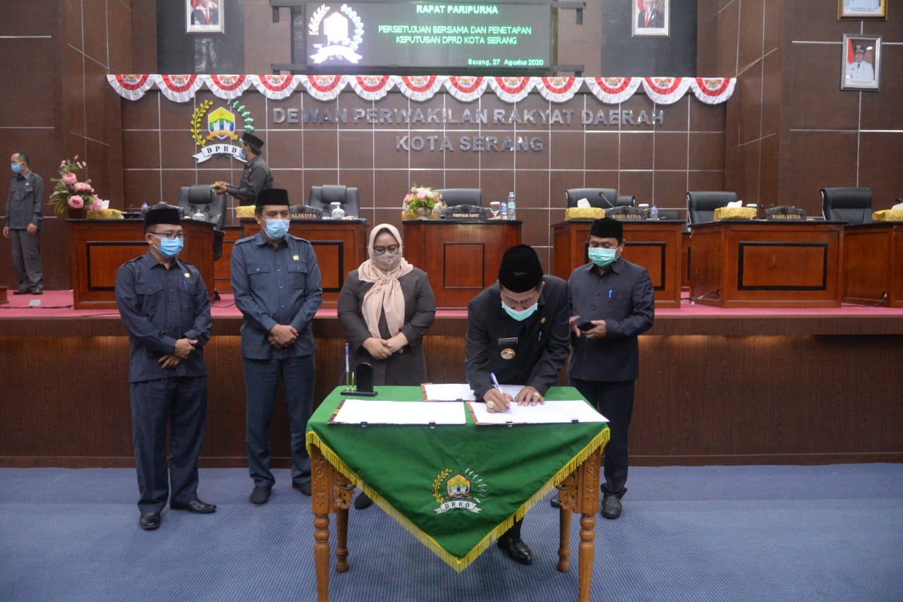 Rapat Paripurna Persetujuan Rancangan Perda 