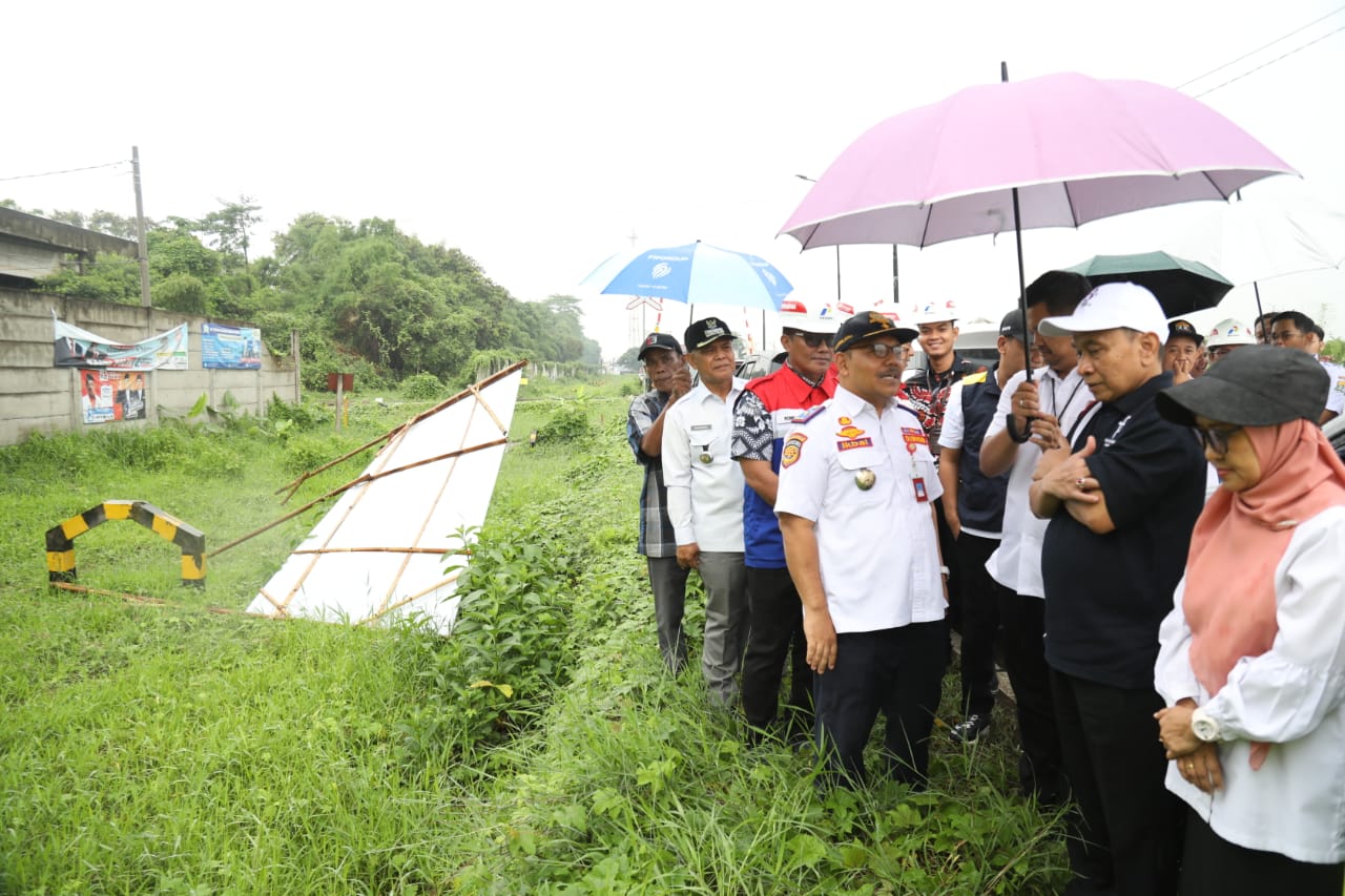 Survey Rencana Lokasi pembangunan flyover Frontage Tol Kaligandu-Unyur yang dihadiri oleh Pj Walikota Serang