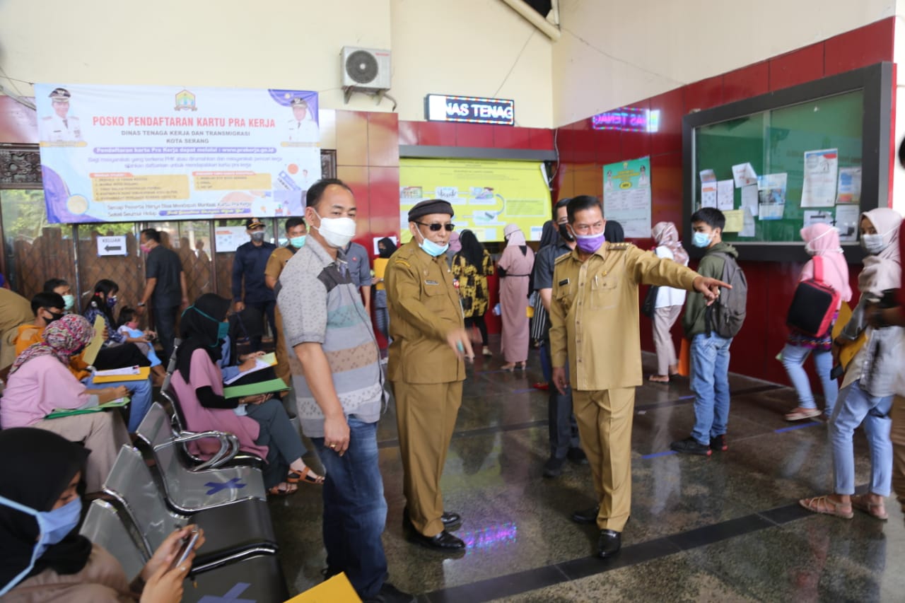 Syafrudin Turun Tangan Atasi Antrian Di Kantor Disdukcapil Dan