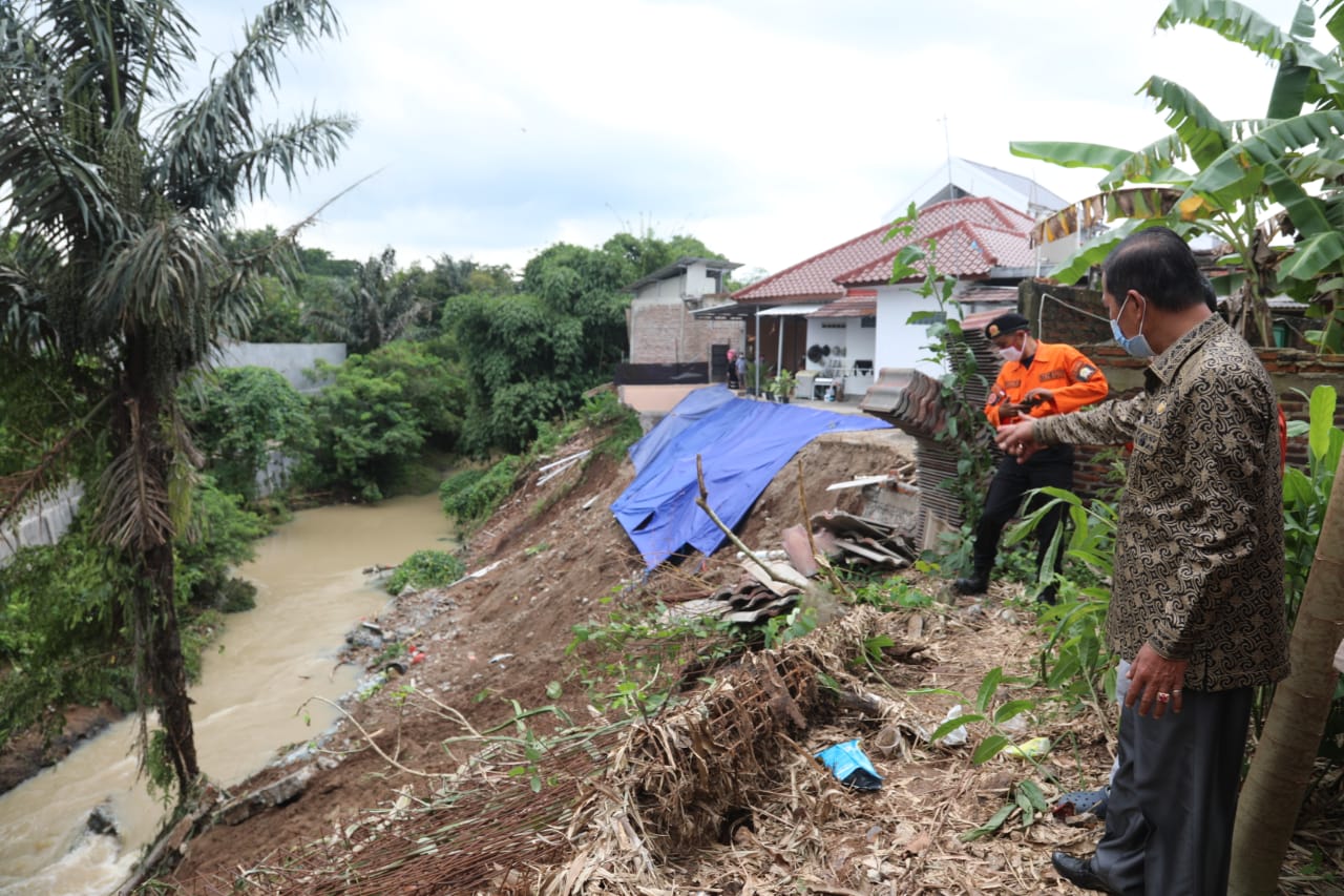 Wilayah Kota Serang Tertimpa Longsor, Walikota Tinjau Langsung