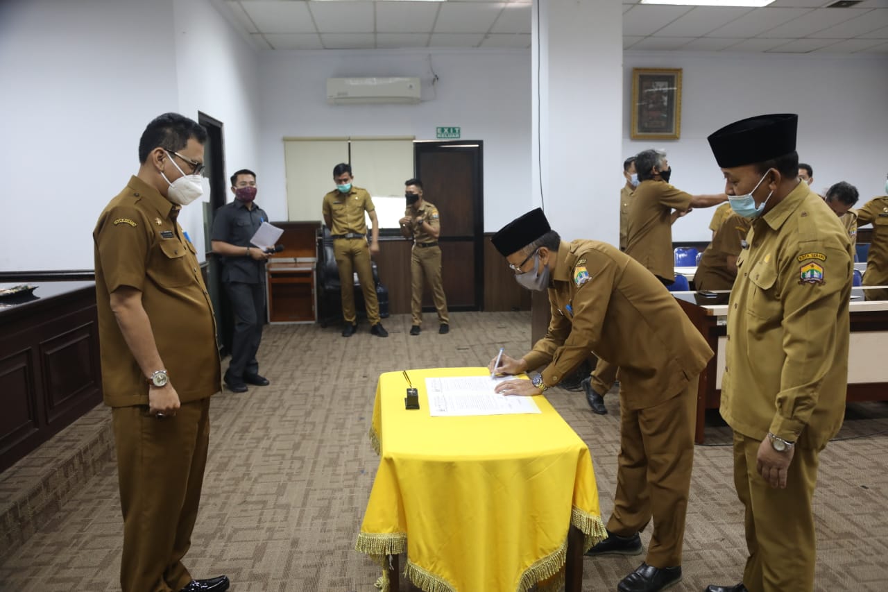 Serah Terima Jabatan di Lingkungan Setda Kota Serang