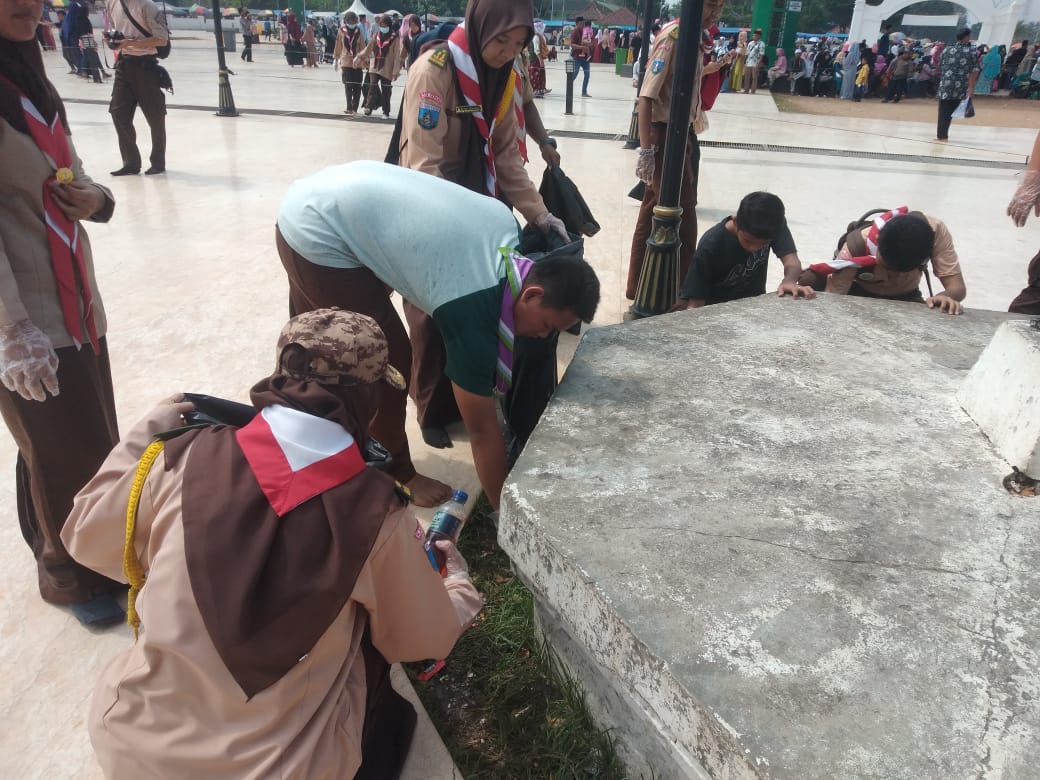KARYA BHAKTI LEBARAN KWARCAB KOTA SERANG BEBERSIH BANTEN LAMA