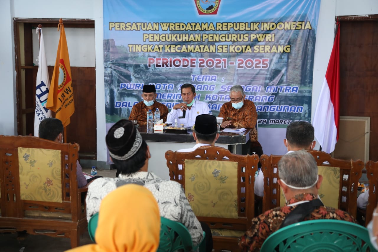 Walikota Kukuhkan PWRI Tingkat Kecamatan Se Kota Serang