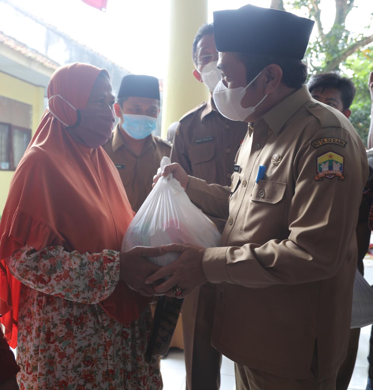 650 Paket Sembako Dibagikan di Kec.Curug
