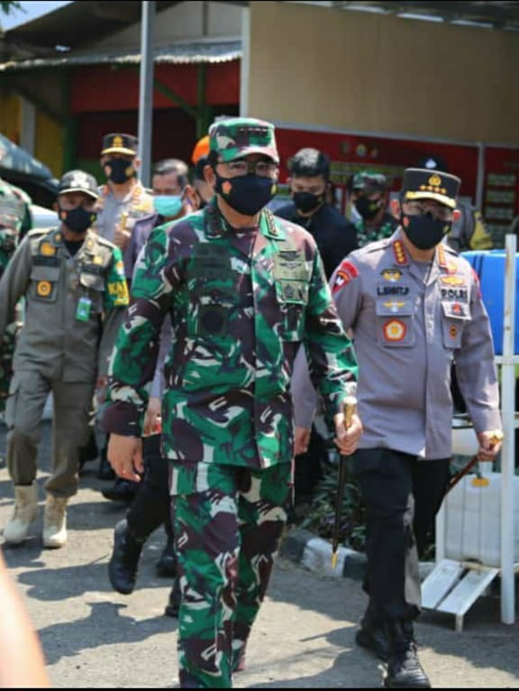 Panglima TNI dan Kapolri Pantau PPKM di Kota Serang