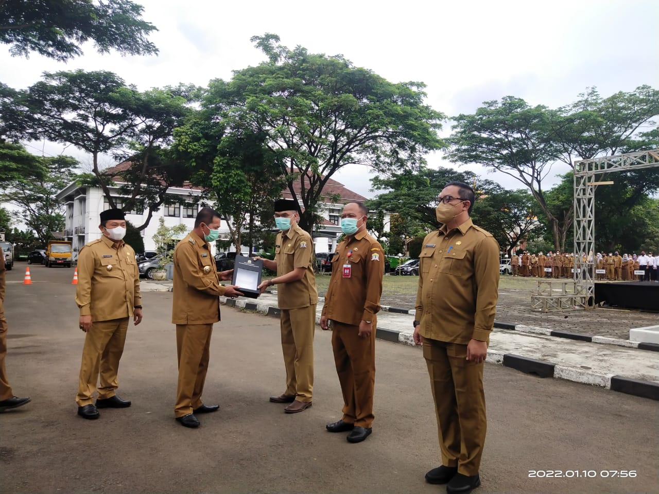 Serahkan DPA-OPD, Walikota Harapkan OPD Proaktif Lakukan Pengendalian dan Pengawasan Kegiatan