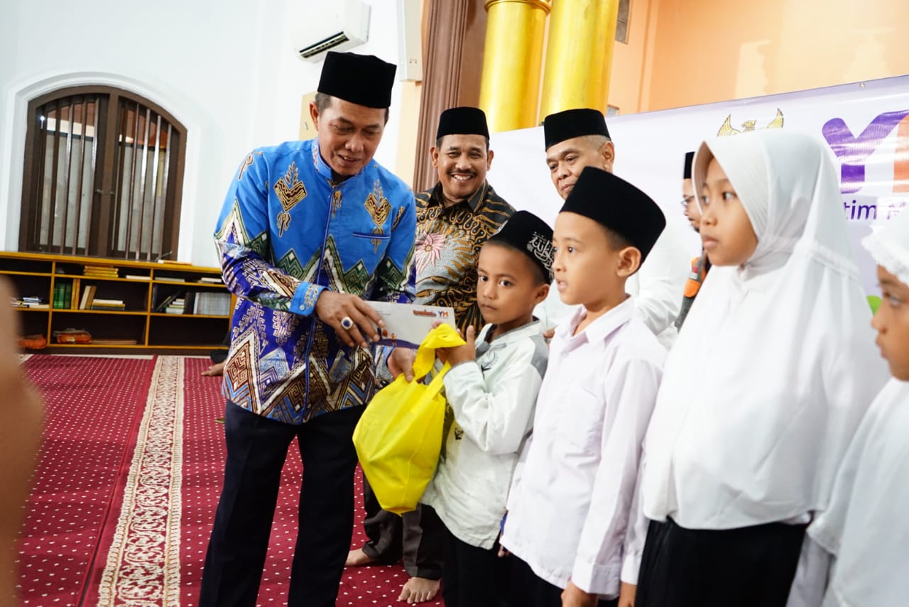 100 Anak Yatim Dhuafa Terima Santunan Dari BAZNAS Kota Serang