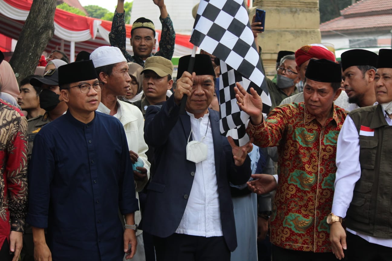 Walikota bersama Penjabat Gubernur Banten Lepas Jemaah Haji Kota Serang Kloter 17