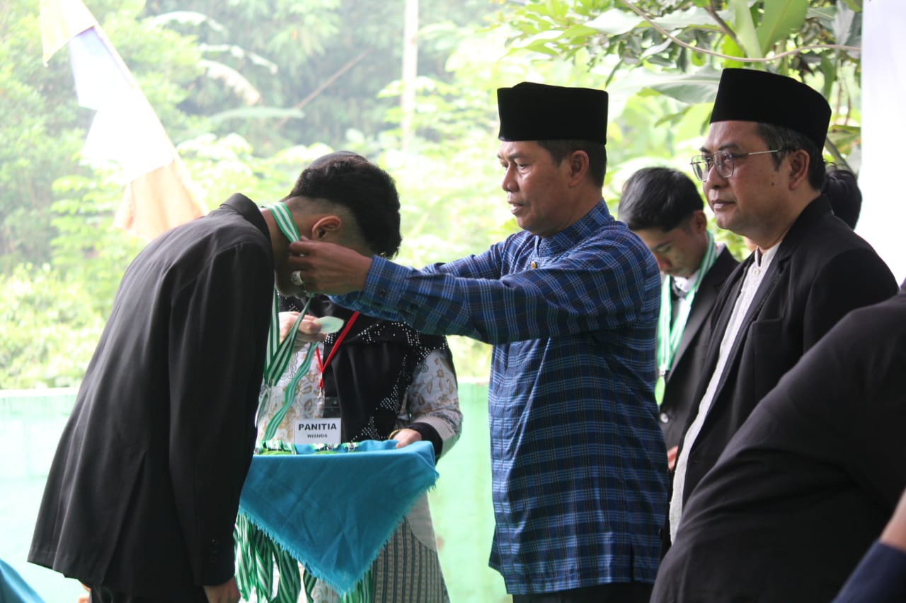 Walikota Hadiri Wisuda SMP-SMK Bani Zen