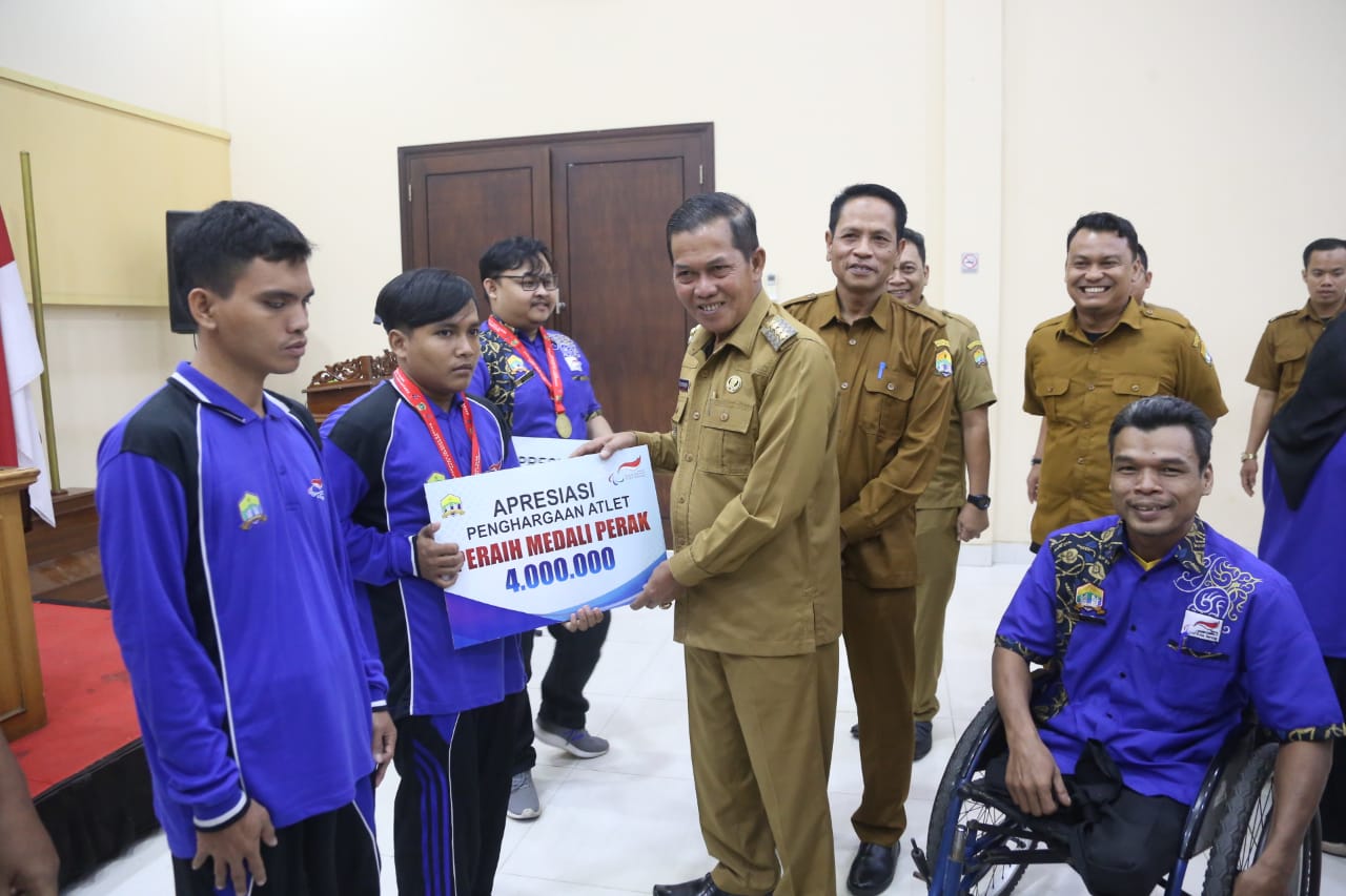 14 Atlet Peparprov IV Banten Asal Kota Serang Terima Penghargaan