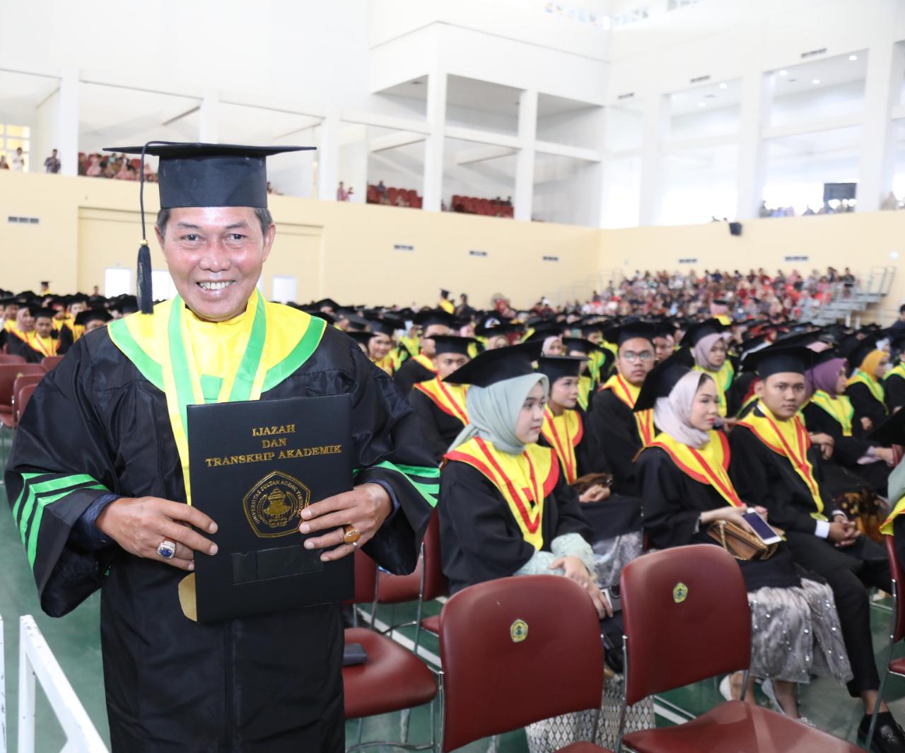 Rektor Untirta Puji Keberhasilan Syafrudin Saat Acara Wisuda