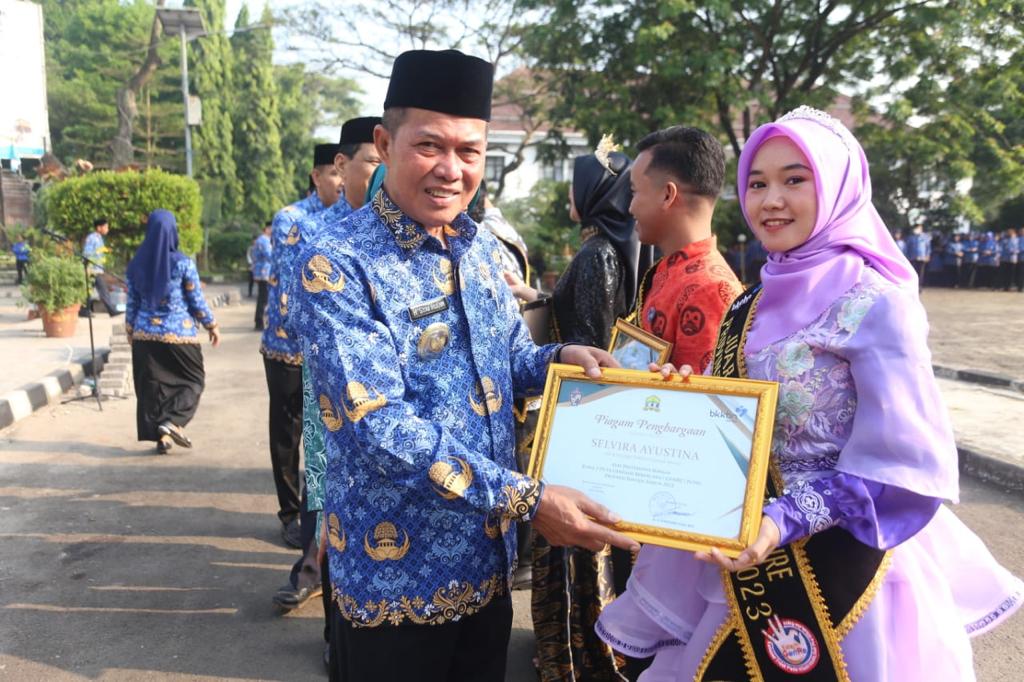 Momen Hari Kesadaran Nasional, Walikota Serang Bagikan Sejumlah Piagam Penghargaan