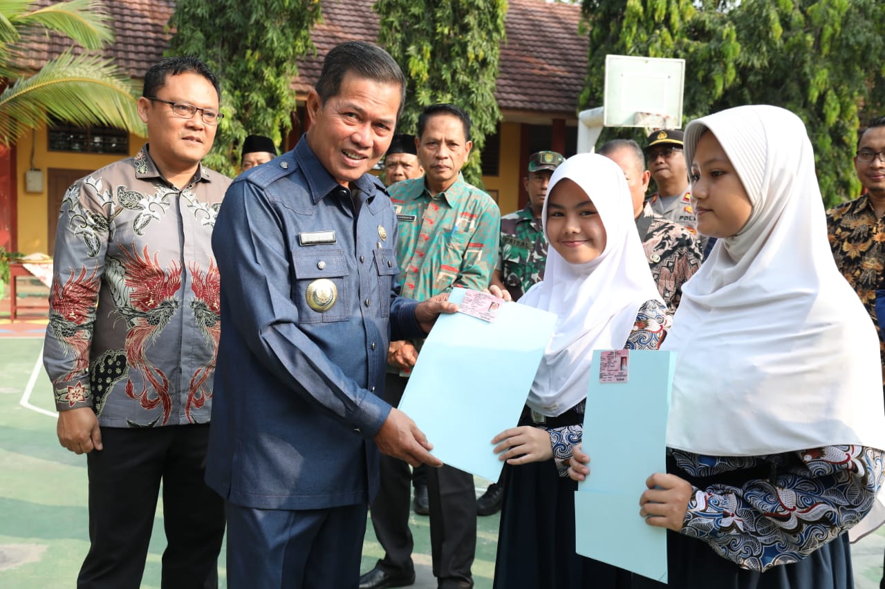 Berikan KIA di SMPN 6 Kota Serang, Syafrudin Ingatkan Pentingnya Peran Guru