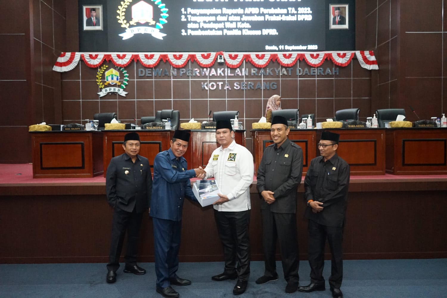 Walikota Serang H. Syafrudin menyampaikan Raperda APBD perubahan TA. 2023 dengan DPRD kota Serang