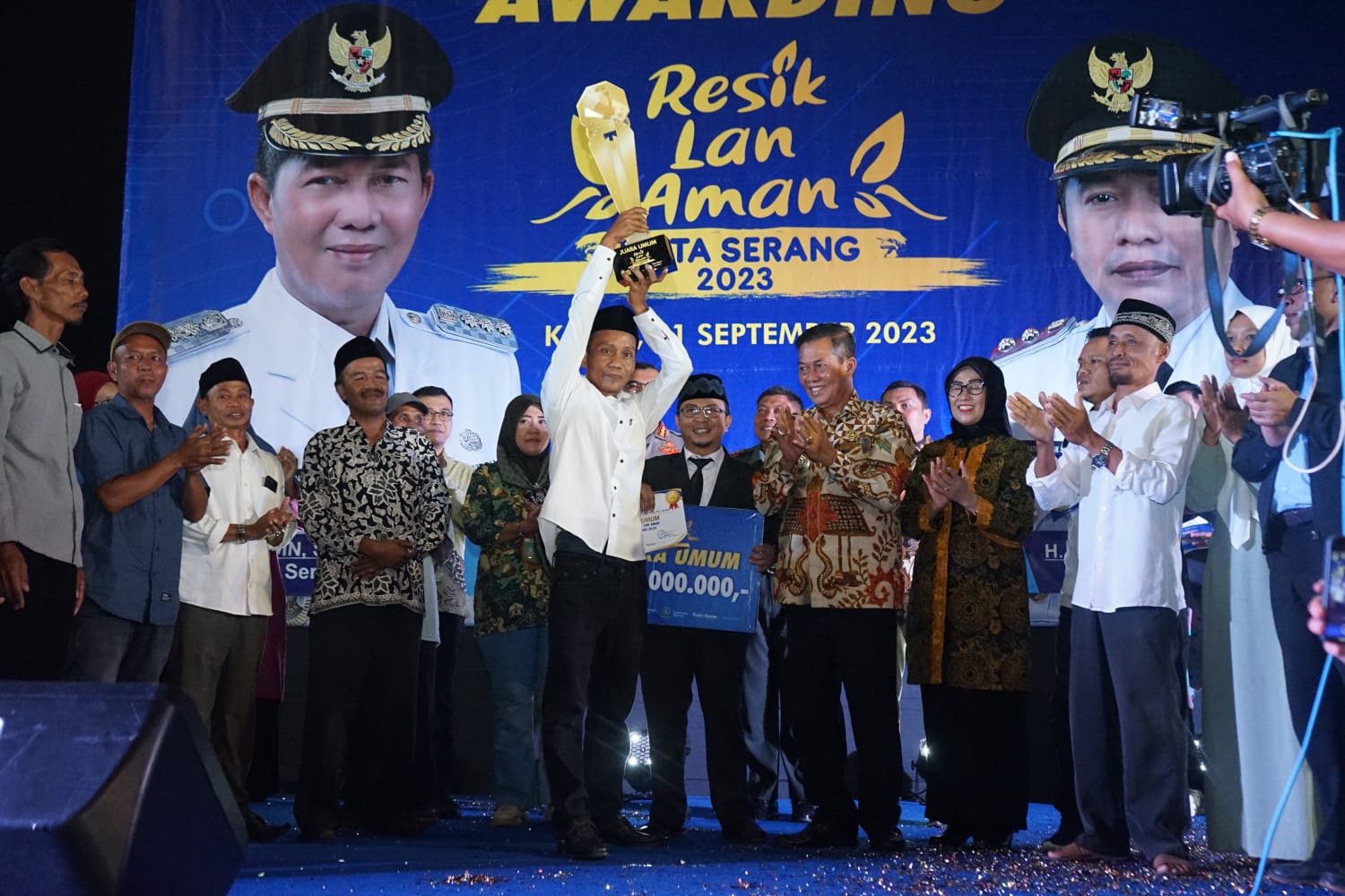 Lingkungan Sepang Baru Kelurahan Sepang Raih Juara Umum Kampung Resik Lan Aman Kota Serang 2023