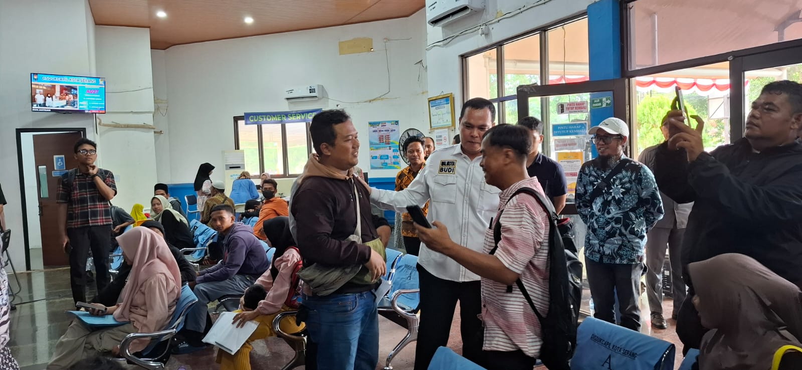 Tinjau Langsung Pelayanan di Disdukcapil, Walikota Serang Prioritaskan Peningkatan Sarana dan Kenyamanan Masyarakat