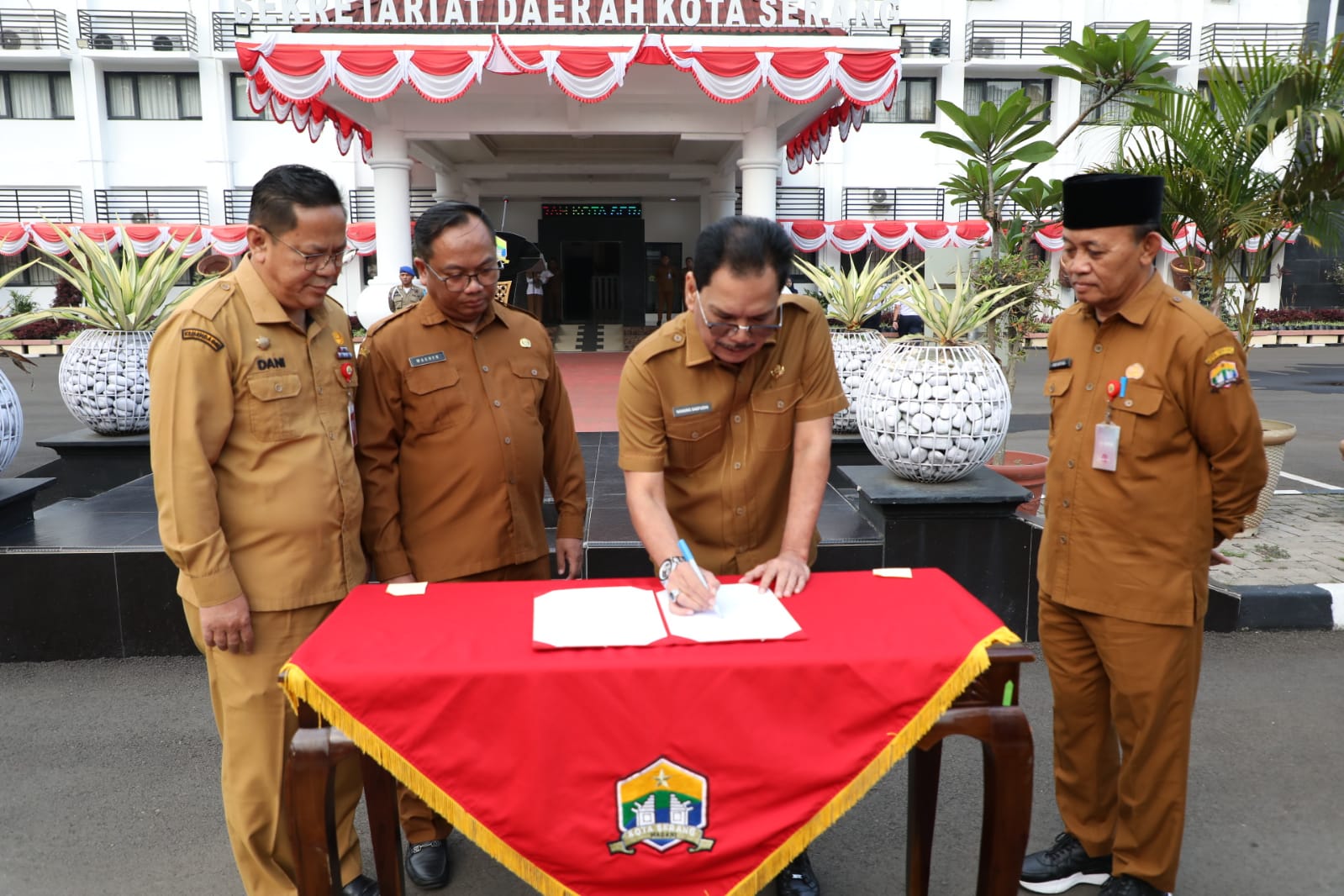 Wujudkan Good & Clean Governance, Pemkot Serang Tandatangani Piagam Audit Intern Inspektorat.