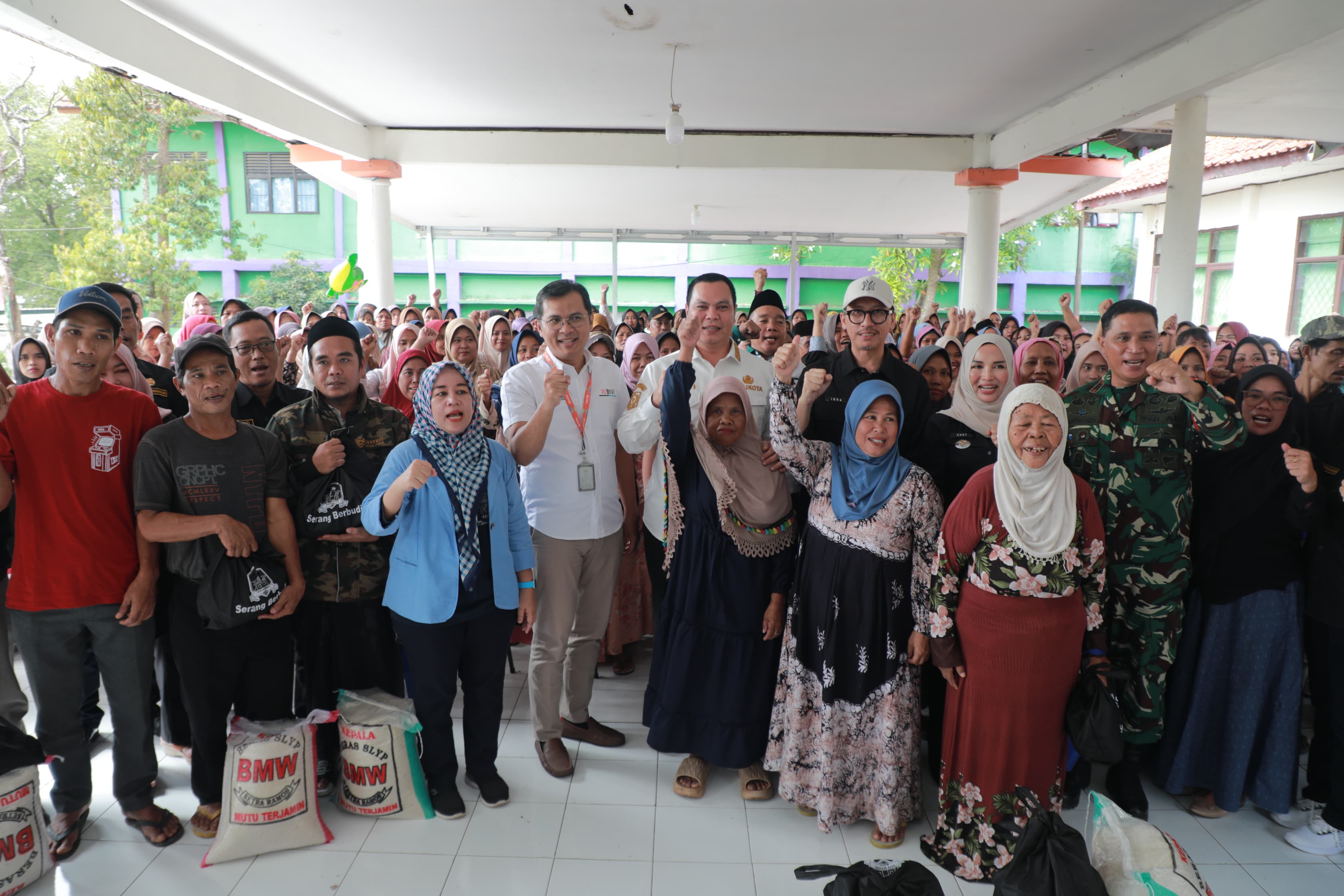 Wali Kota Serang Pastikan Bansos Tepat Sasaran, Tegaskan Larangan Pemotongan.