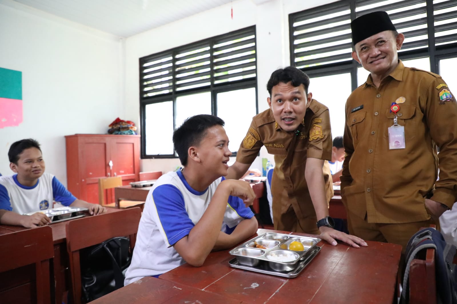 Program Dapur Makan Bergizi Ciptakan 4.000 Lapangan Kerja Baru di Kota Serang.