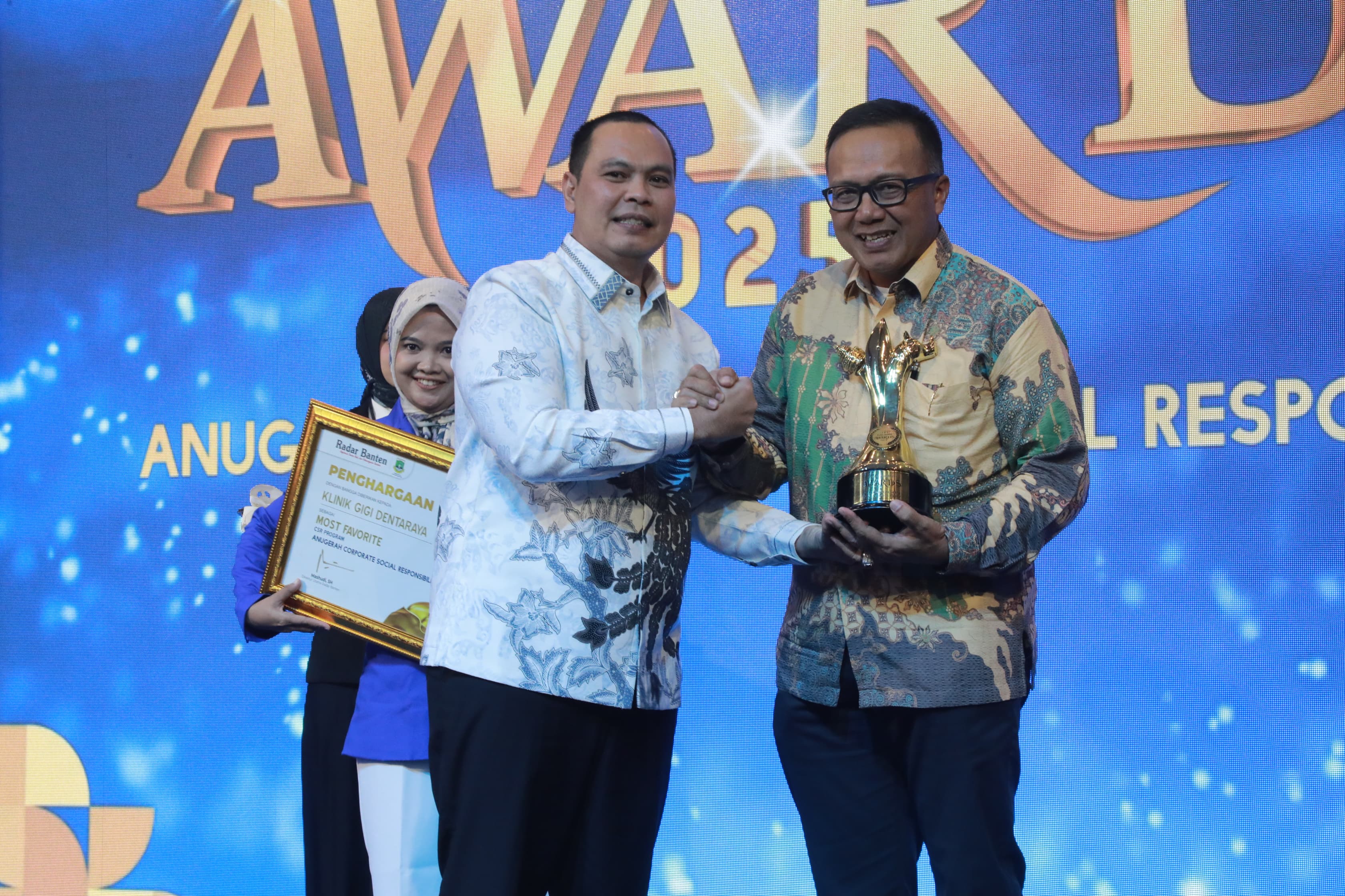Wali Kota Serang Budi Rustandi Dianugerahi Radar Banten CSR Award 2025 Berkat Terobosan Pembangunan Berbasis Kolaborasi