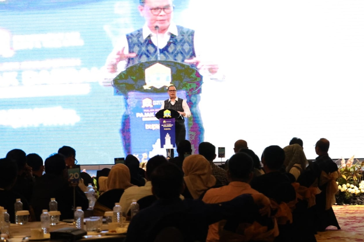 Wali Kota Serang Tegaskan Jaminan Keamanan Investasi dan Apresiasi Wajib Pajak pada Malam Anugerah Pajak Daerah 2025.