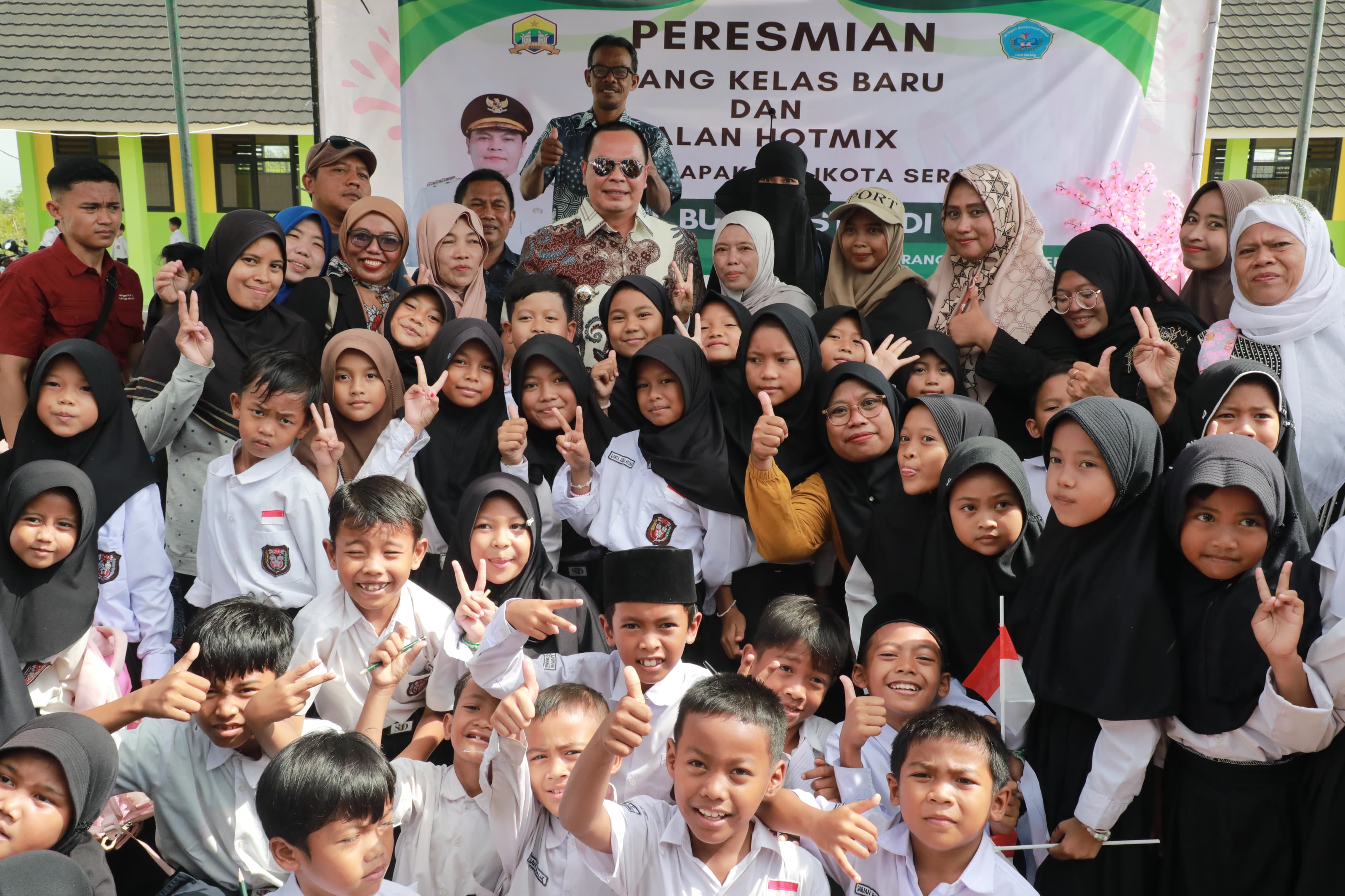 Wali Kota Serang Resmikan Tiga RKB dan Jalan Hotmix di SDN Banten Indah Permai