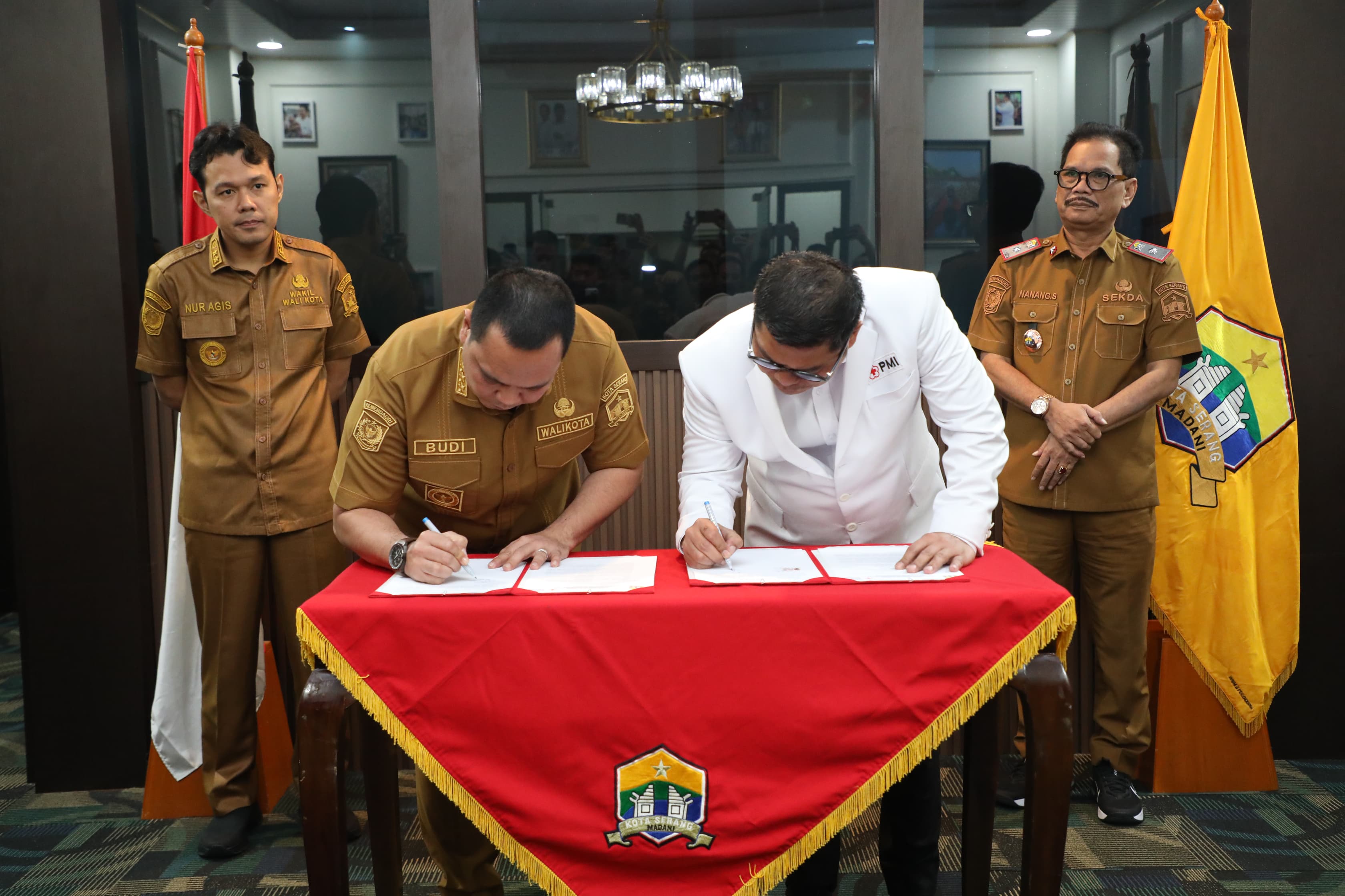 Dukung Penataan Ibu Kota, PMI Kabupaten Serang Resmi Serahkan Aset Kantor ke Pemkot Serang