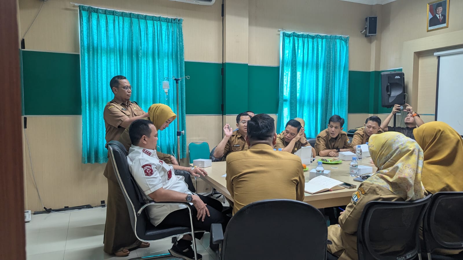 Meski Sedang Diinfus karena Sakit, Wali Kota Budi Rustandi Tetap Pimpin Rapat Persiapan Pembangunan Cath Lab RSUD