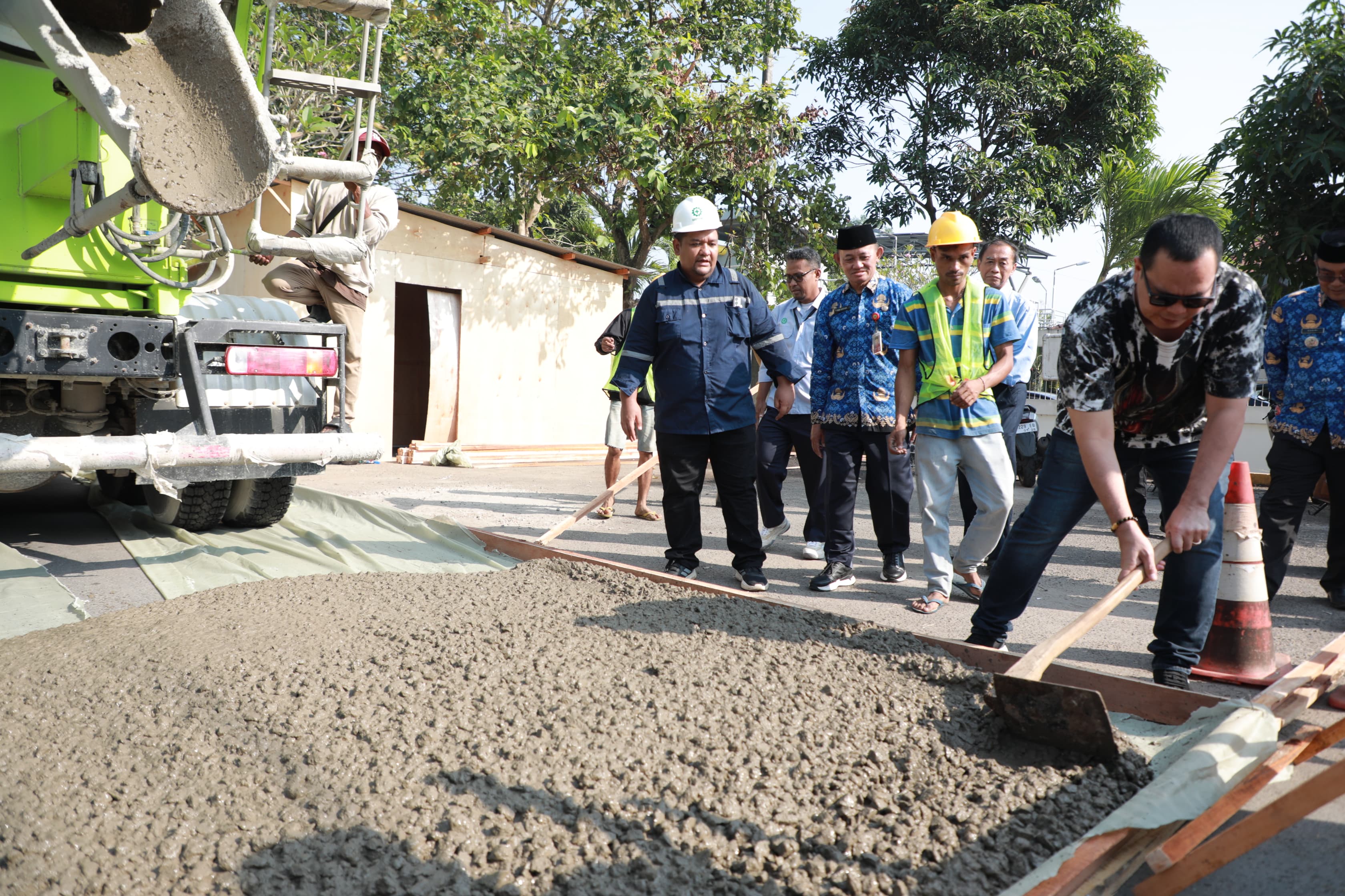 Pembangunan Jalan Kenari Kota Serang Dimulai, Wali Kota Budi Rustandi: Dibangun Lewat CSR PT SBS, Tanpa APBD Sepeserpun