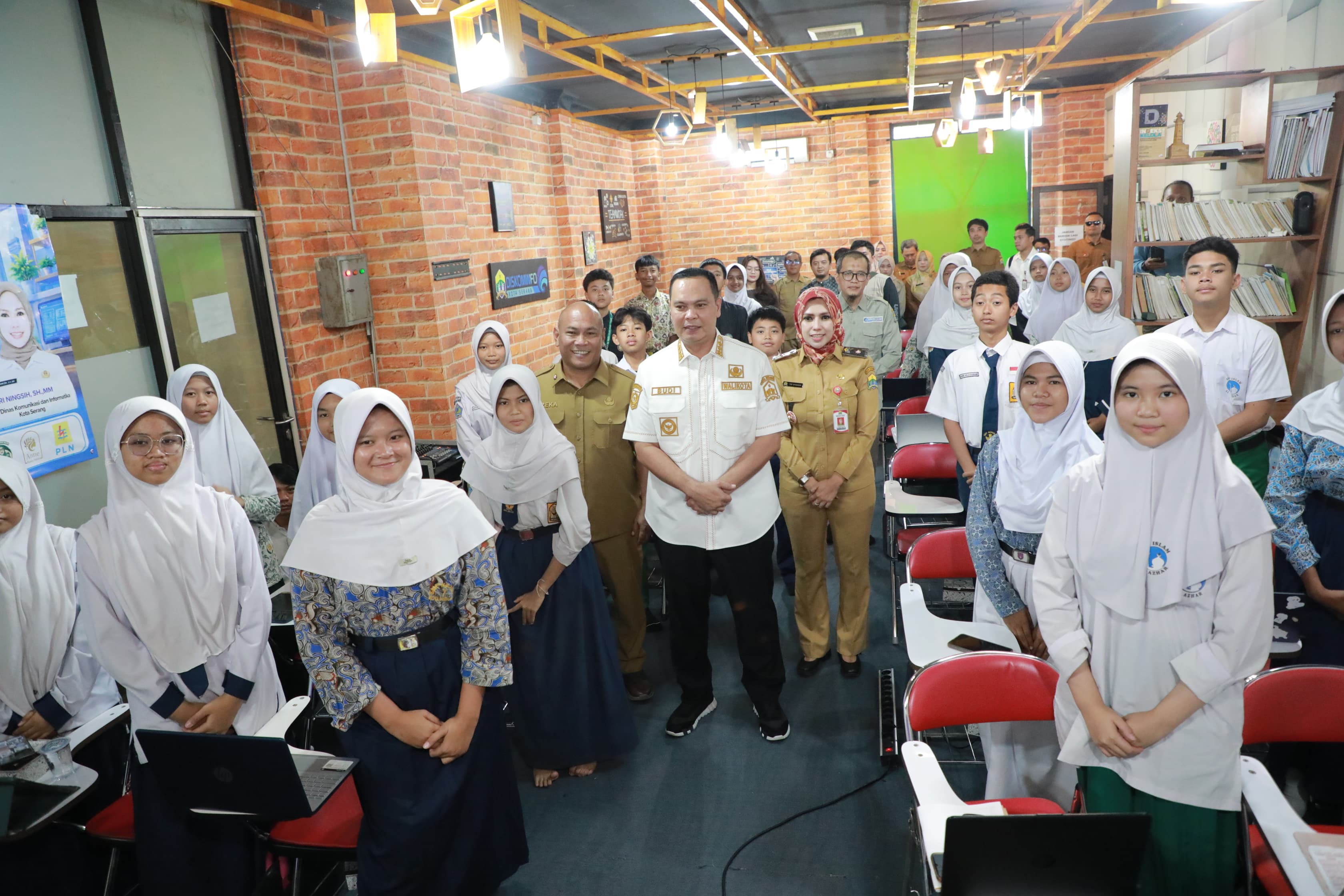 Latih 100 Pelajar Gunakan AI Secara Bijak, Wali Kota Serang Beri Tahu Manfaat dan Resikonya