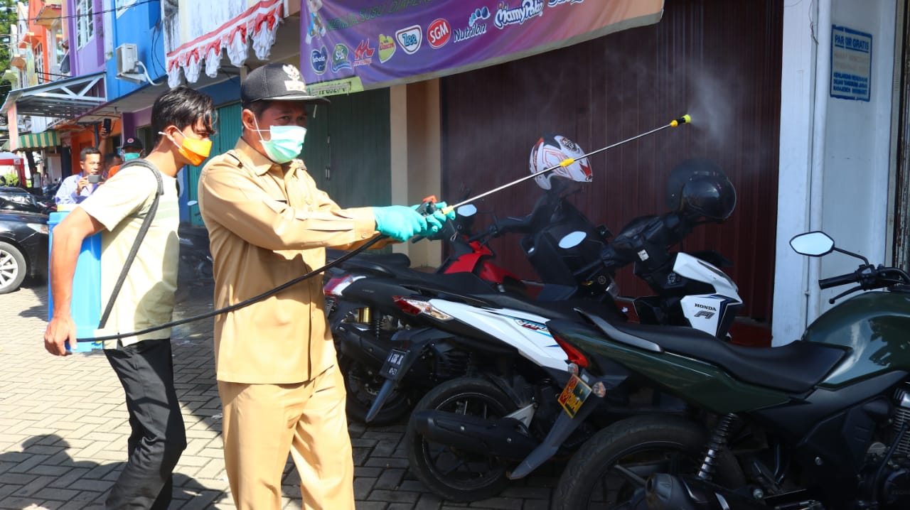 Dua Kelurahan Di Kecamatan Cipocok Dilakukan Penyemprotan Disinfektan