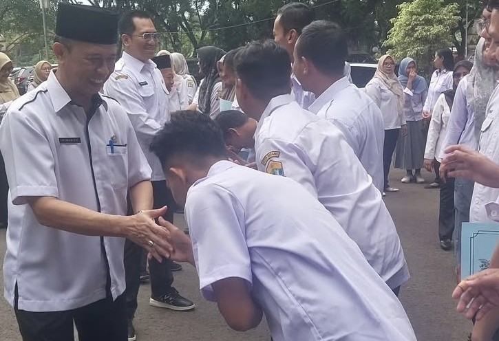 BPKAD Serahkan SK PPPK Paruh Waktu, Imam Rana: Berikan yang Terbaik untuk Kota Serang