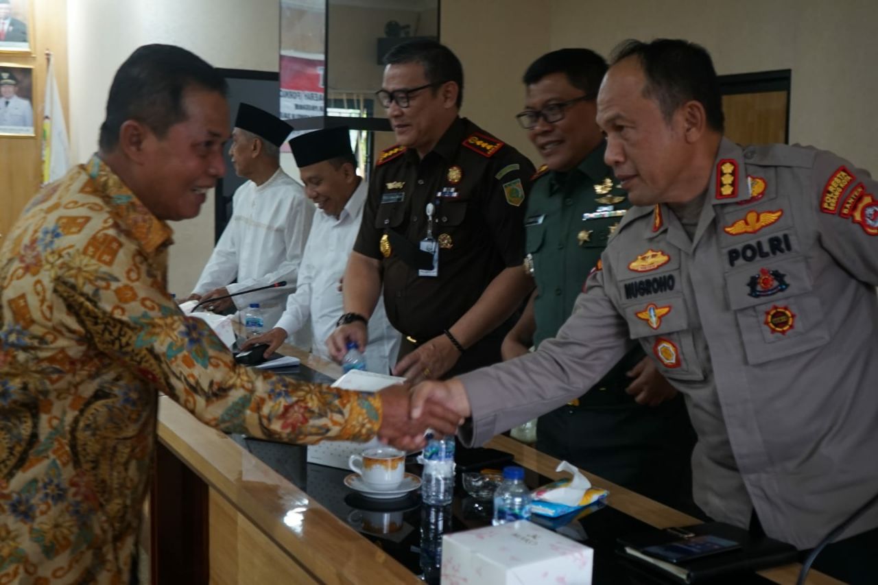 Pemkot Akan Kaji dan Evaluasi Pengelolaan Pasar Rau