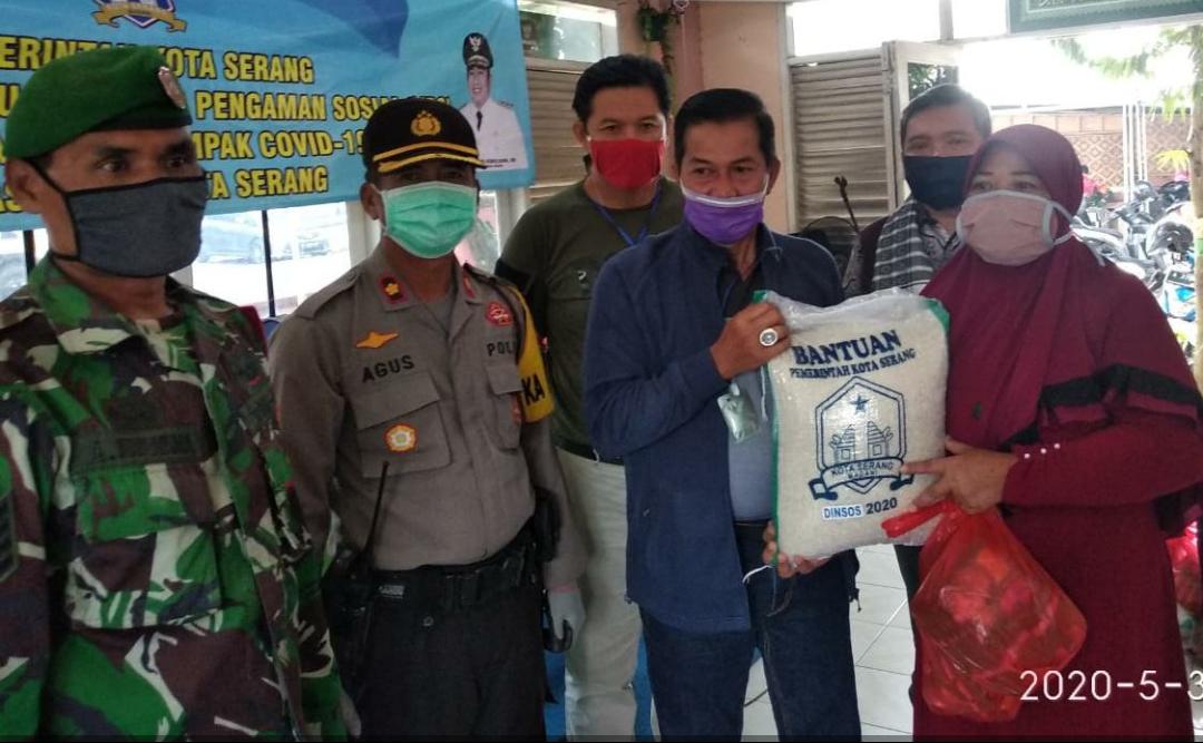 Pembagian Bantuan JPS di Kecamatan Cipocok Jaya Dihiasi Raut Wajah Kegembiraan