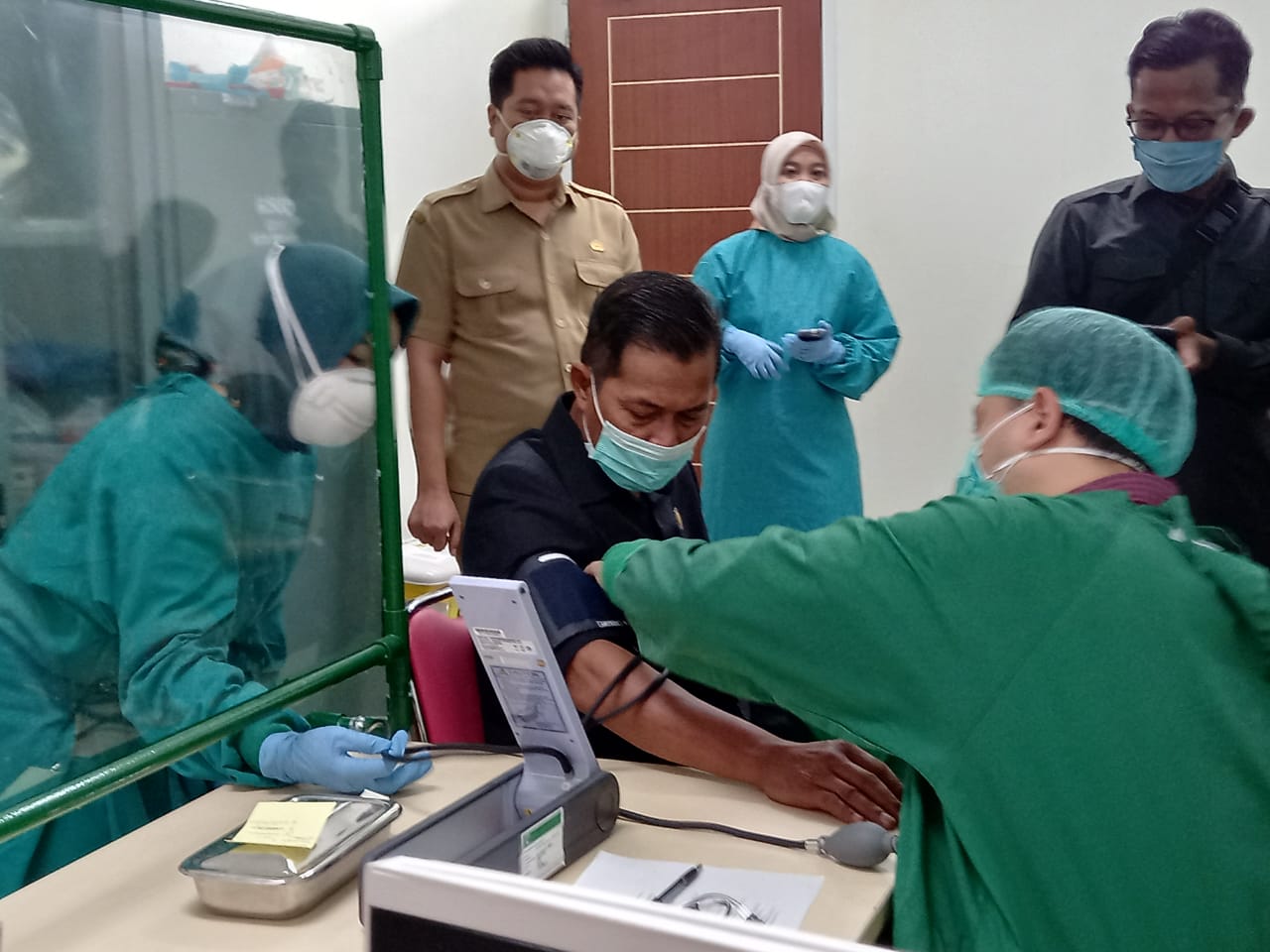Vaksin Covid-19 Tahap Kedua Walikota Serang Tertunda