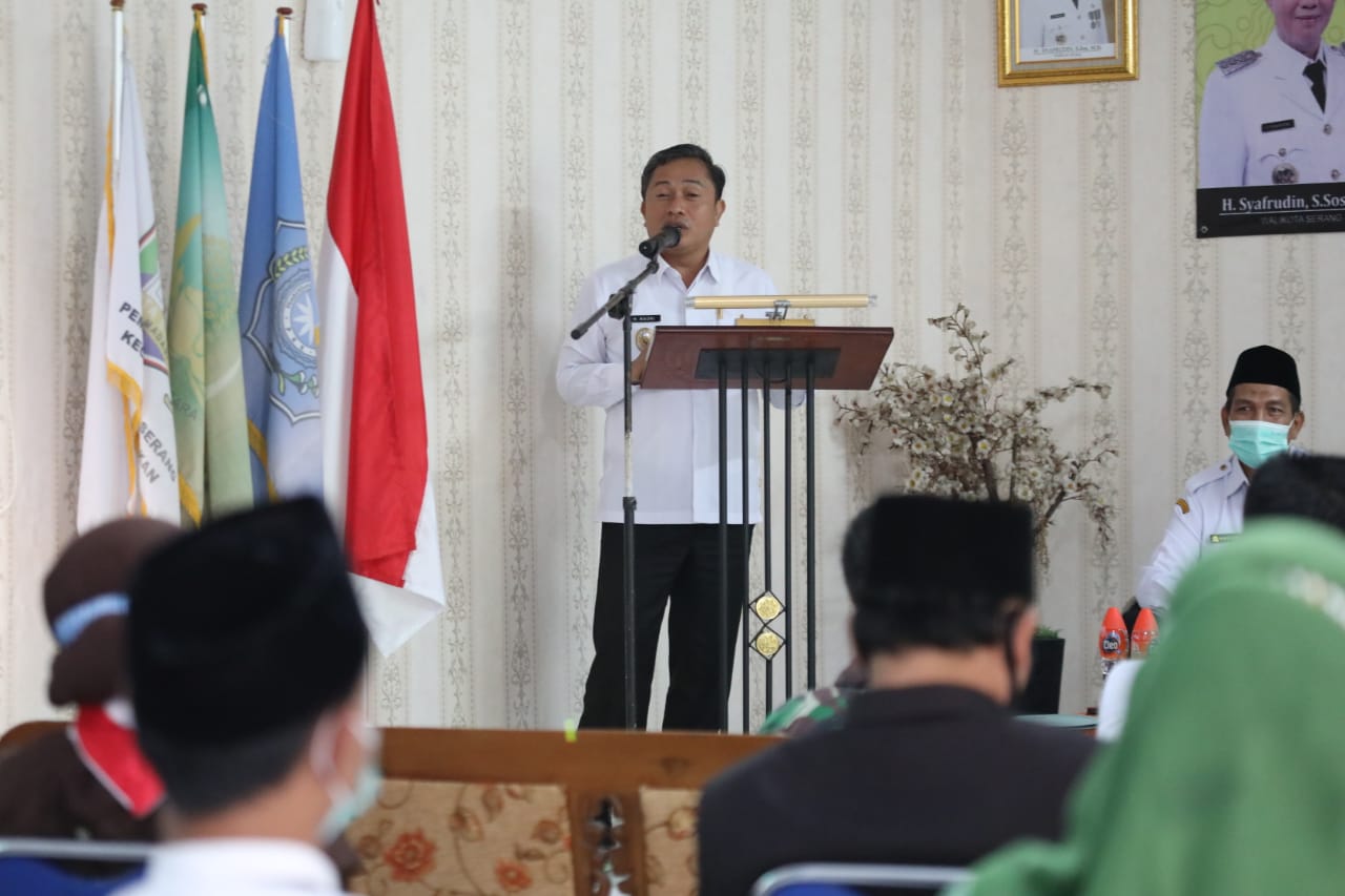 Camat Taktakan Sampaikan Keluhan pada Monitoring dan Evaluasi Kecamatan.