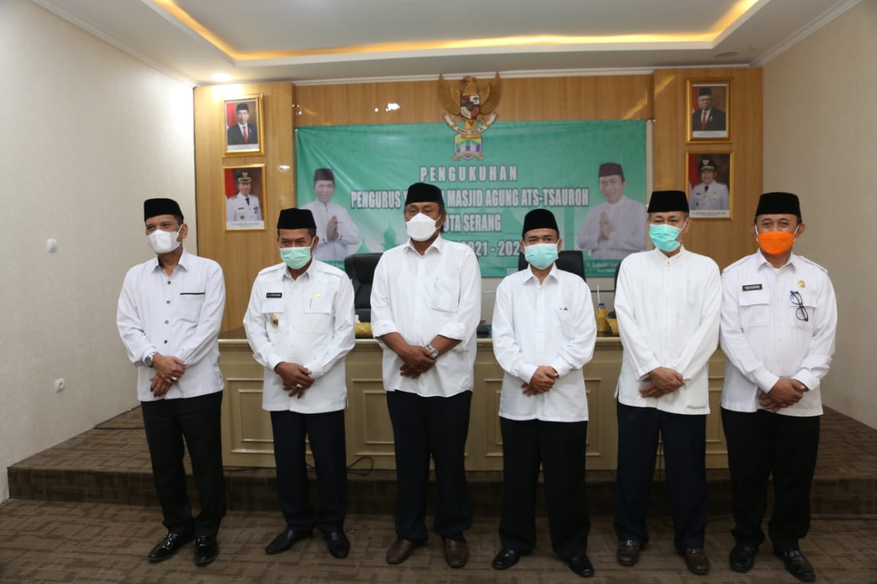 Pengukuhan Ketua ayasan Masjid Agung ATS-Tsauroh Kota Serang