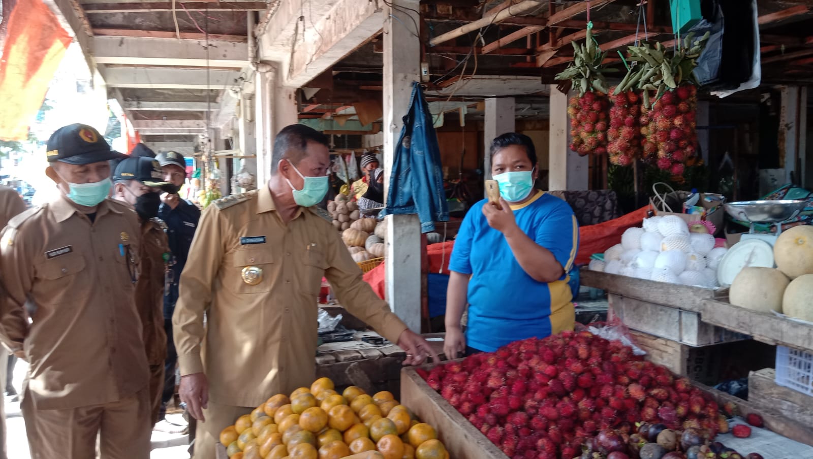 Syafrudin Tinjau Lansung Para Pelaku Usaha di Pasar Lama