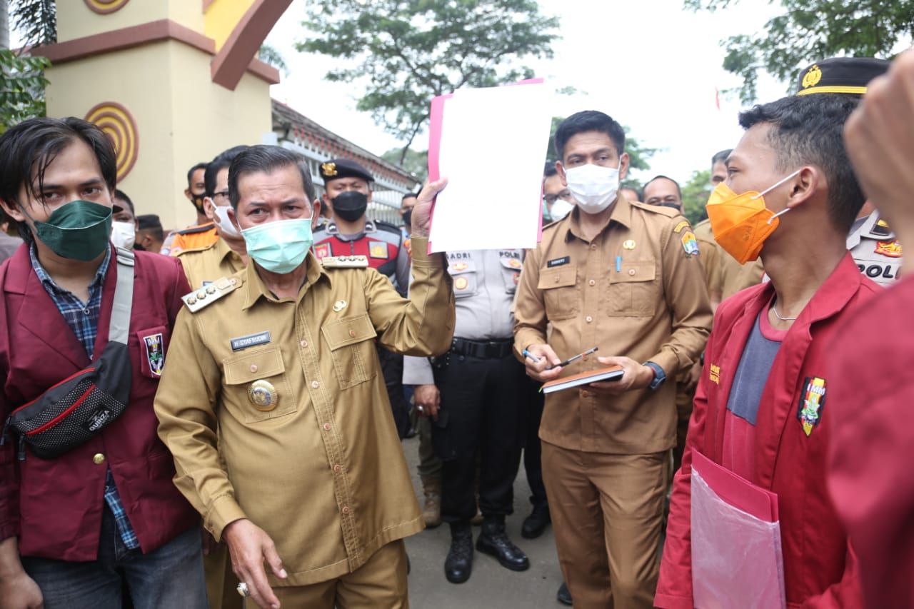 Walikota Serang datangi demonstran Mahasiswa IMM terkait Banjir Kita Serang